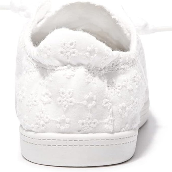 Women's Slip On Canvas Sneaker Low Top Casual Walking Shoes Classic Comfort Flat - Picture 3 of 6